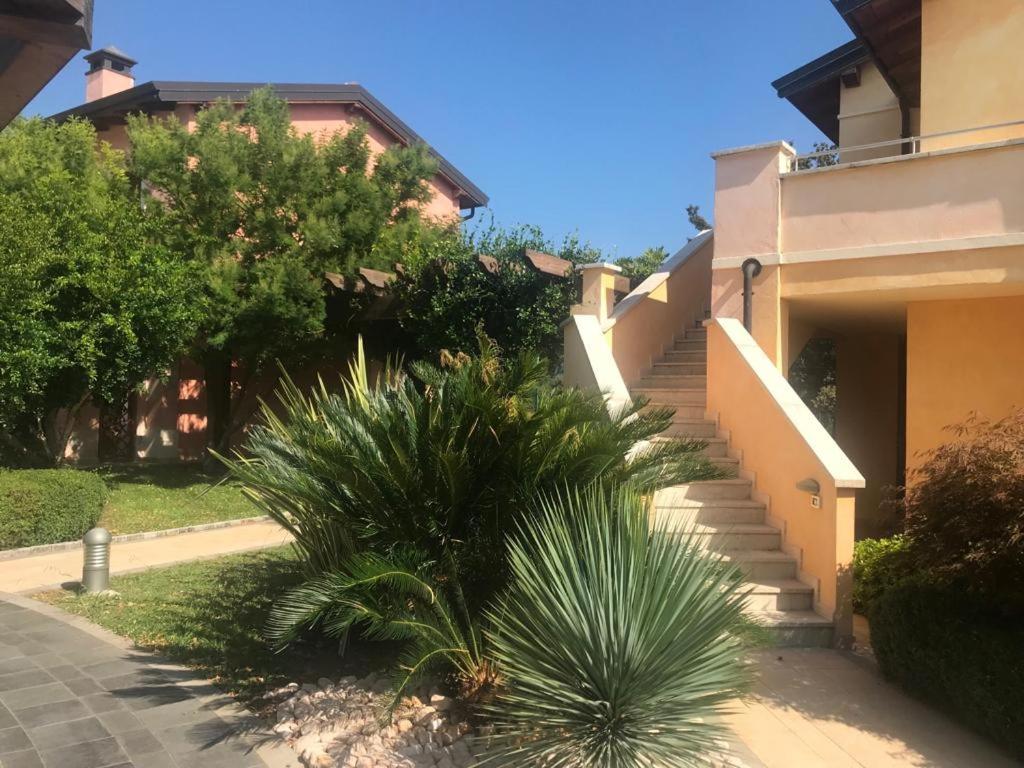 Luxury Apartments - Le Fate - Residence With Pool Манерба-дель-Гарда Экстерьер фото