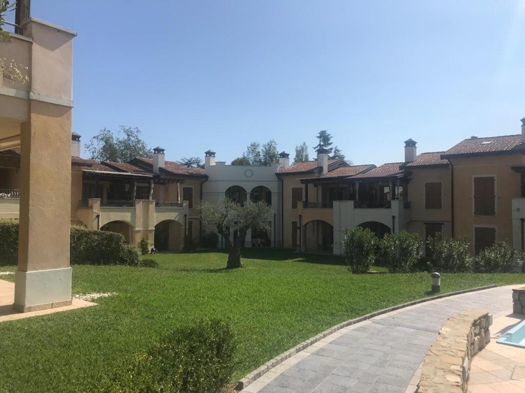 Luxury Apartments - Le Fate - Residence With Pool Манерба-дель-Гарда Экстерьер фото