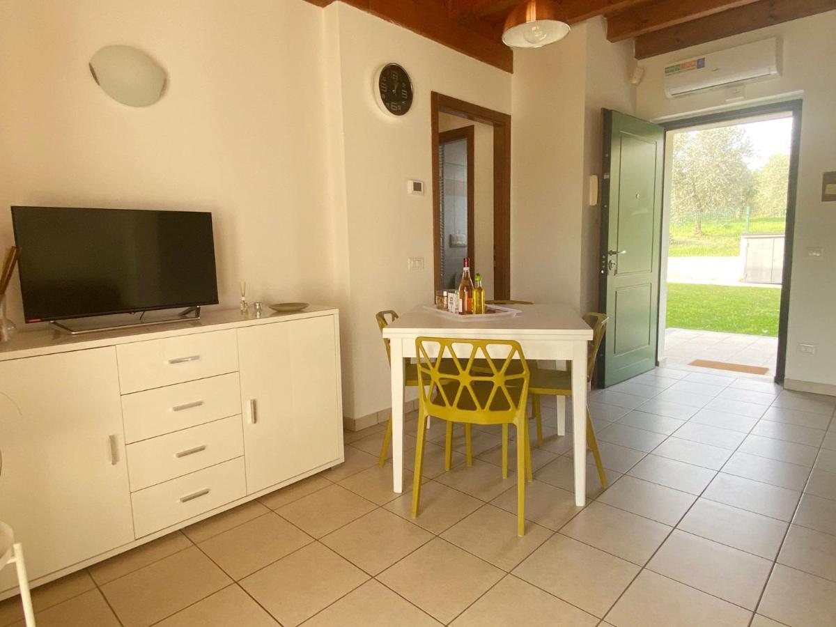 Luxury Apartments - Le Fate - Residence With Pool Манерба-дель-Гарда Экстерьер фото